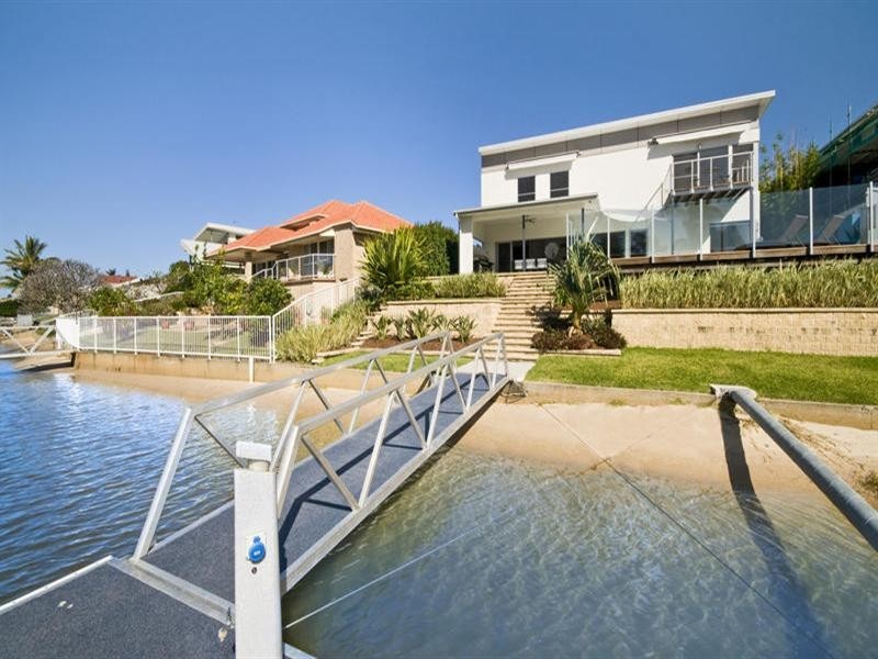 41 Sophie Avenue, Broadbeach Waters QLD 4218