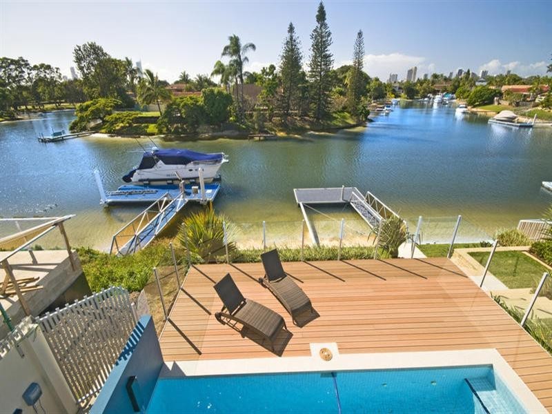 41 Sophie Avenue, Broadbeach Waters QLD 4218