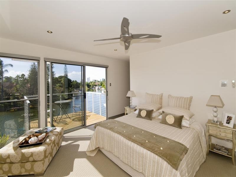 41 Sophie Avenue, Broadbeach Waters QLD 4218