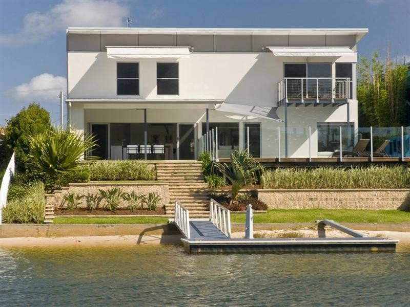 41 Sophie Avenue, Broadbeach Waters QLD 4218