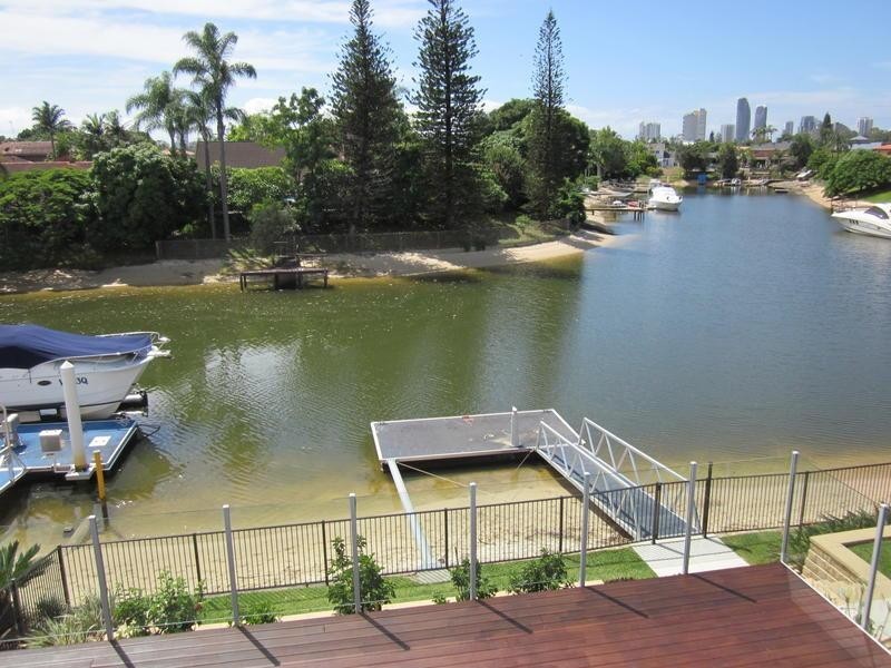 41 Sophie Avenue, Broadbeach Waters QLD 4218