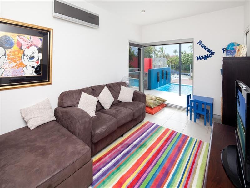 41 Sophie Avenue, Broadbeach Waters QLD 4218