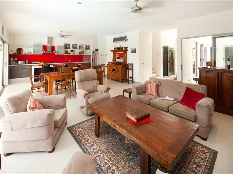 41 Sophie Avenue, Broadbeach Waters QLD 4218