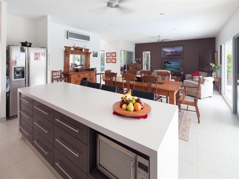 41 Sophie Avenue, Broadbeach Waters QLD 4218