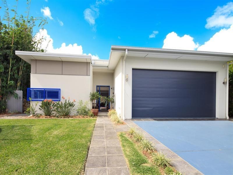 41 Sophie Avenue, Broadbeach Waters QLD 4218