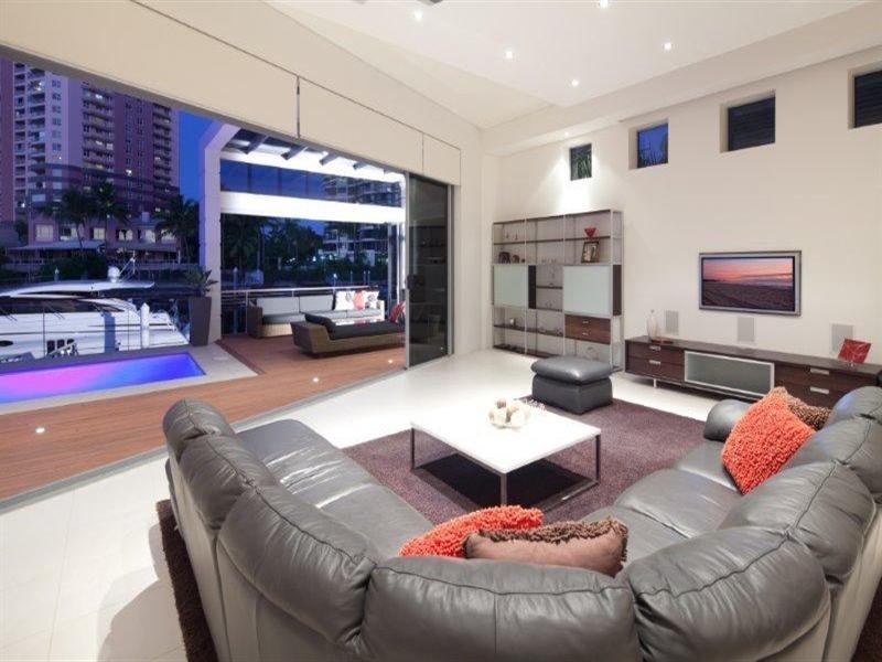 19 Neptune Court, Surfers Paradise QLD 4217