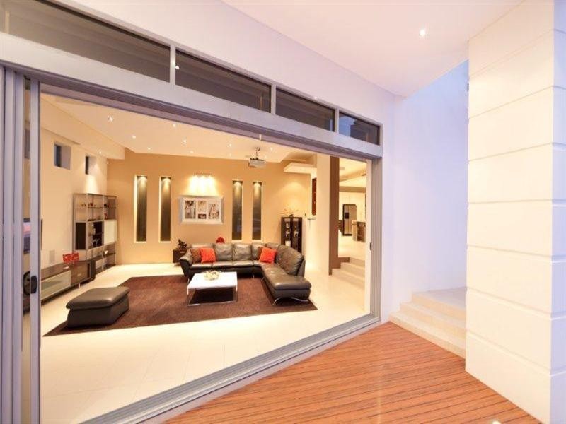 19 Neptune Court, Surfers Paradise QLD 4217