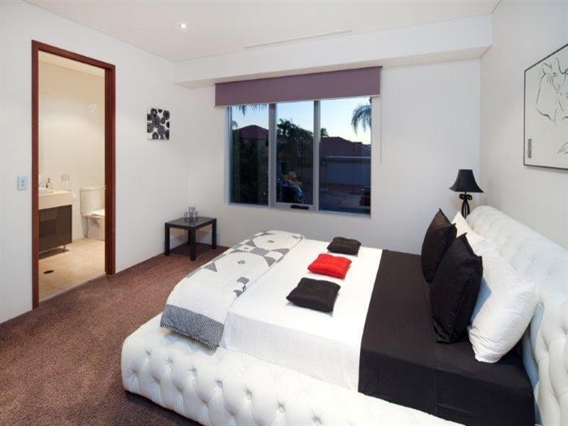 19 Neptune Court, Surfers Paradise QLD 4217