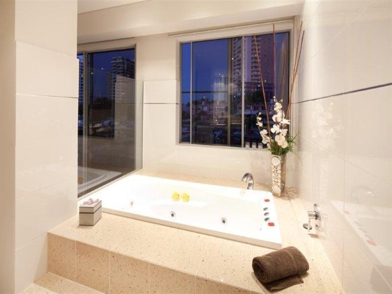19 Neptune Court, Surfers Paradise QLD 4217