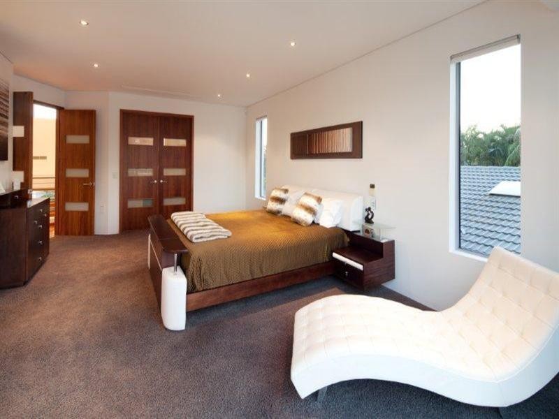 19 Neptune Court, Surfers Paradise QLD 4217