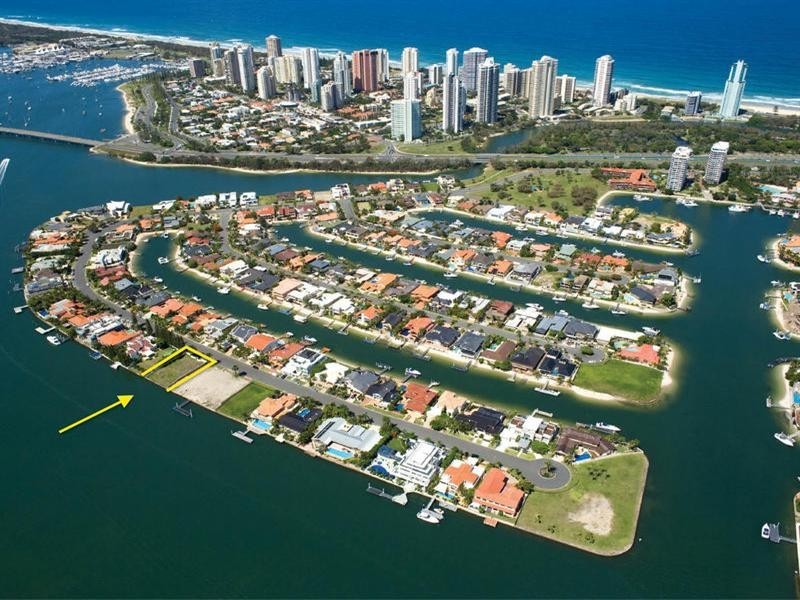 125 Commodore Drive, Surfers Paradise QLD 4217