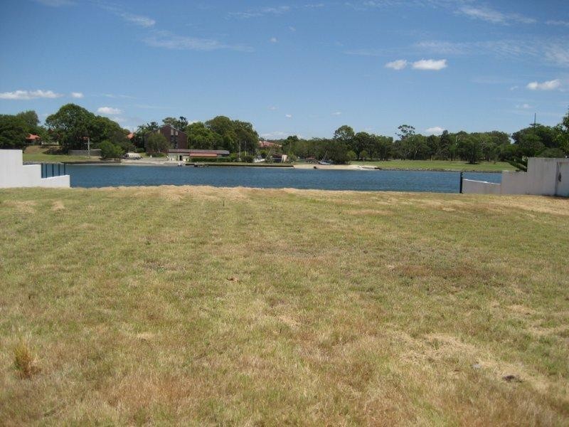 125 Commodore Drive, Surfers Paradise QLD 4217