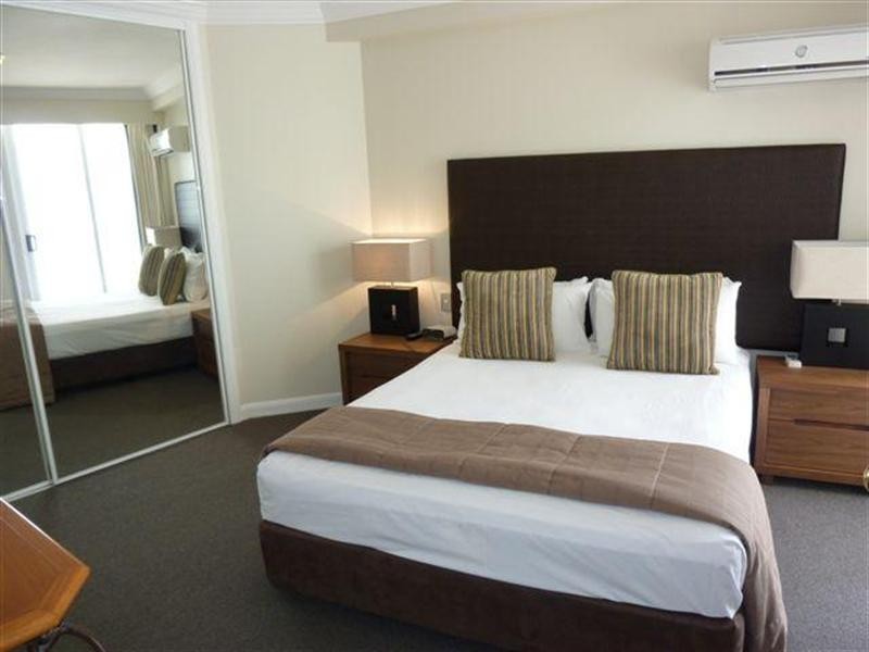 90 Surf Parade, Surfers Paradise QLD 4217