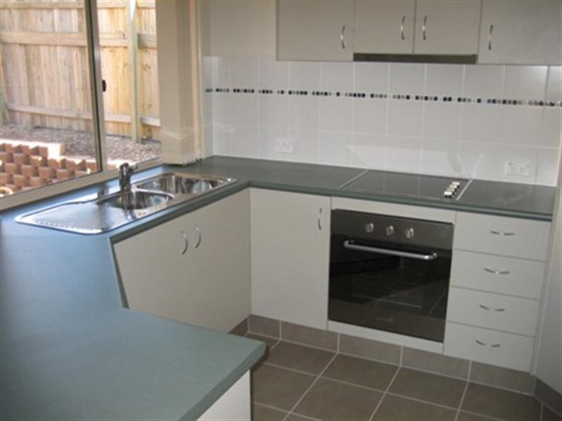 2/2 Duce Ct (on Cnr), Upper Coomera QLD 4209