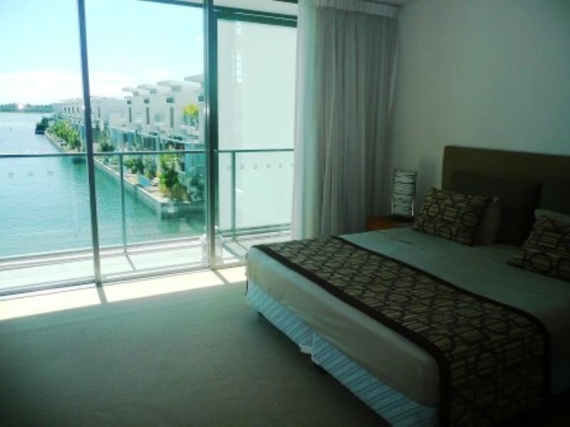 Paradise Point QLD 4216