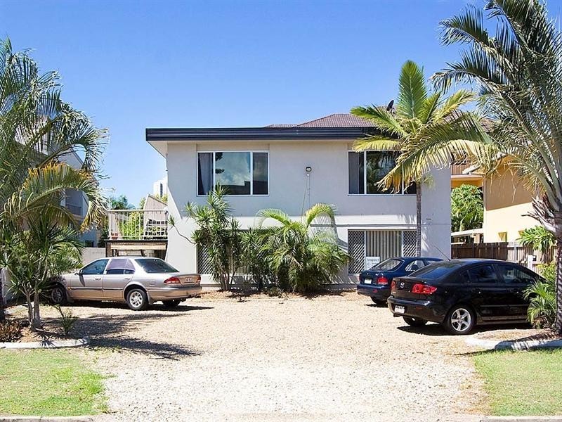 1/51 Burra Street, Chevron Island QLD 4217