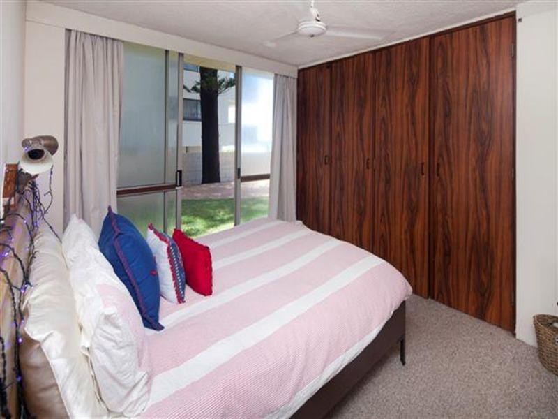 1 Sea Breeze, 63 Garfield Terrace, Surfers Paradise QLD 4217