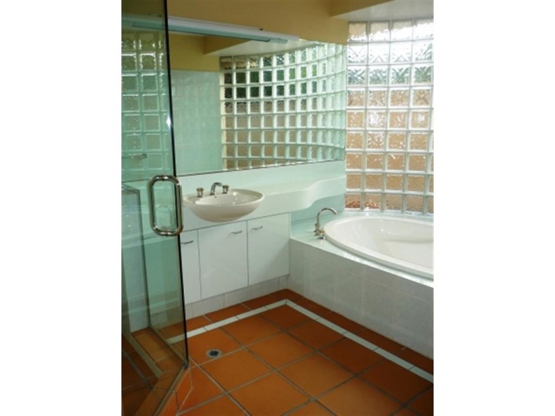 26 Emu Court, Sorrento QLD 4217