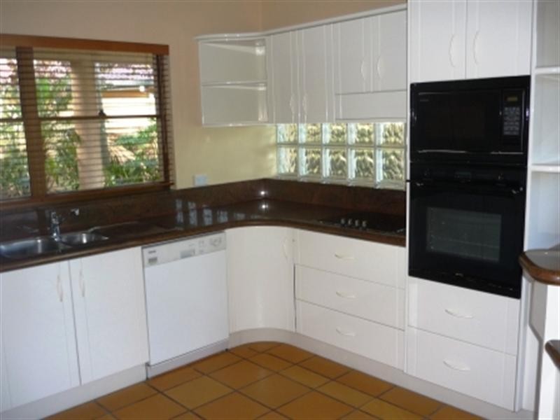 26 Emu Court, Sorrento QLD 4217