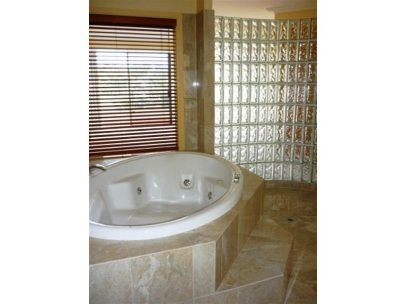 26 Emu Court, Sorrento QLD 4217