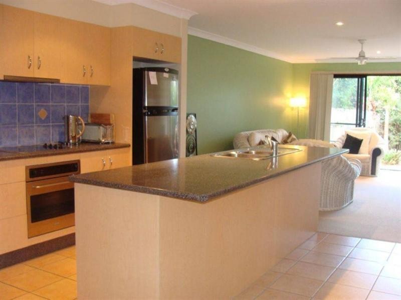 2/68 Stevens Street, Southport QLD 4215