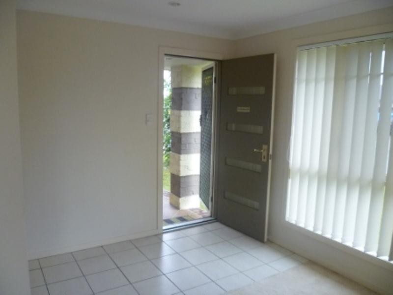 82 Lake Manchester (cnr of Lake W, Logan Reserve QLD 4133