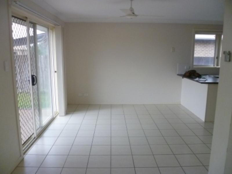 82 Lake Manchester (cnr of Lake W, Logan Reserve QLD 4133