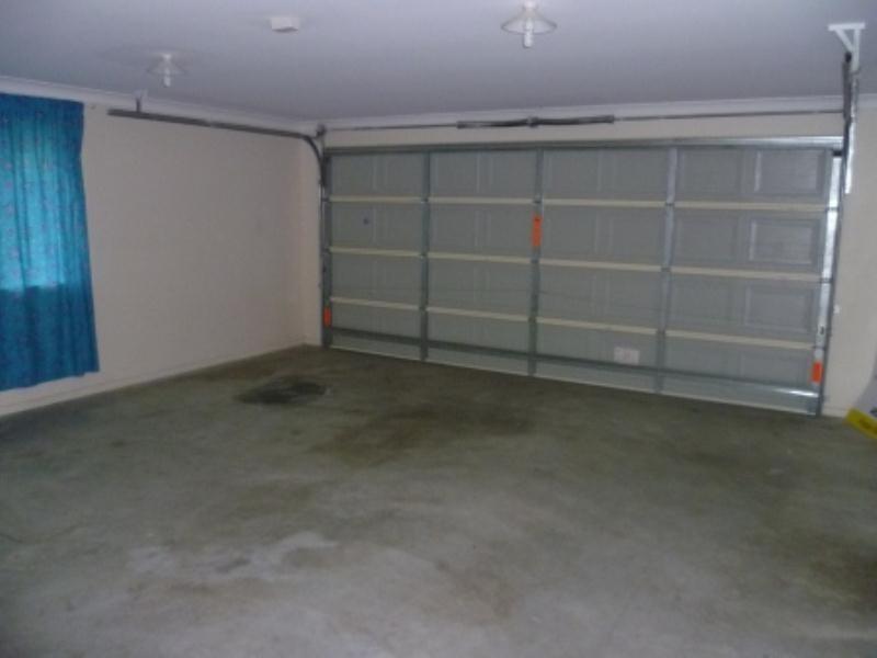 82 Lake Manchester (cnr of Lake W, Logan Reserve QLD 4133