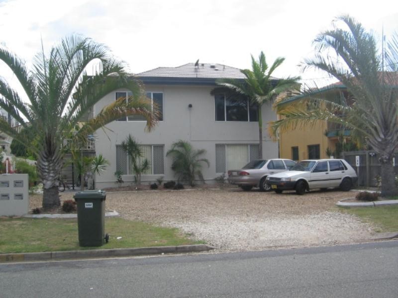 3-51 Burra Street, Chevron Island QLD 4217