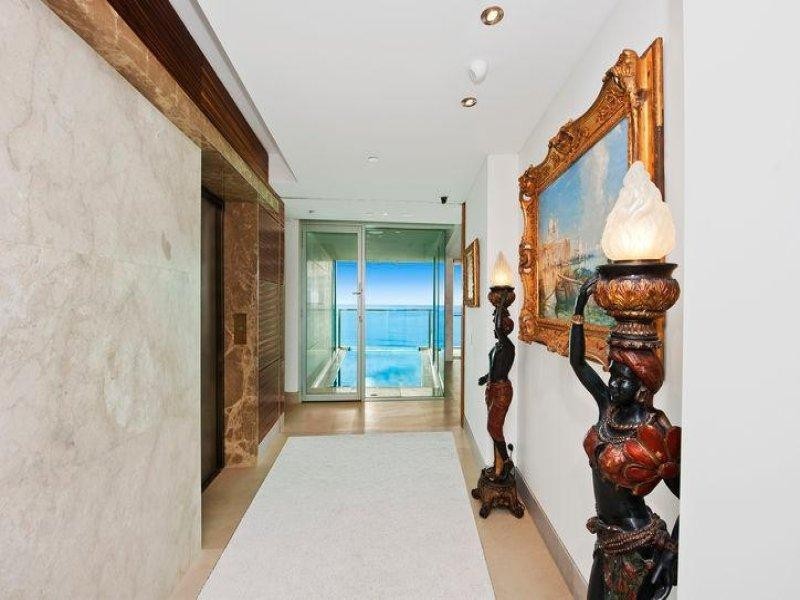 35 Northcliffe Terrace, Surfers Paradise QLD 4217