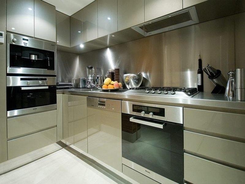 35 Northcliffe Terrace, Surfers Paradise QLD 4217