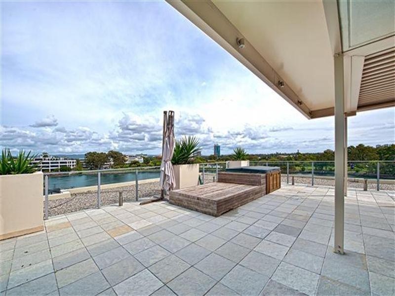68 Sunset Boulevard, Surfers Paradise QLD 4217