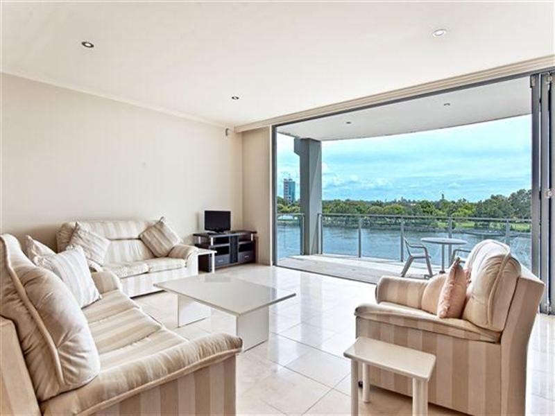 68 Sunset Boulevard, Surfers Paradise QLD 4217