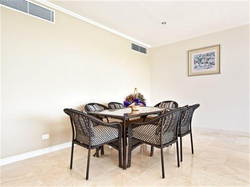 68 Sunset Boulevard, Surfers Paradise QLD 4217