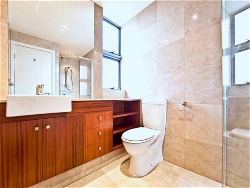 68 Sunset Boulevard, Surfers Paradise QLD 4217