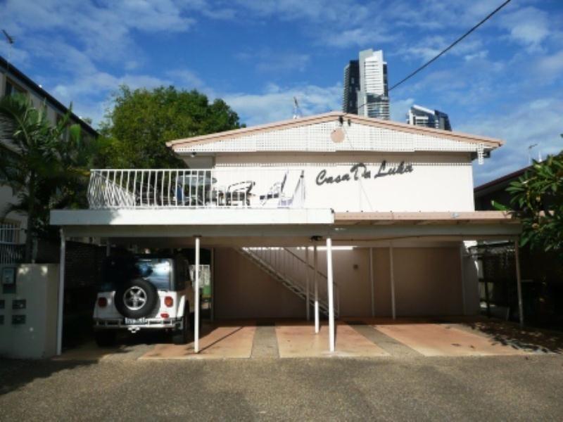 1/23 Darrambal Street, Surfers Paradise QLD 4217