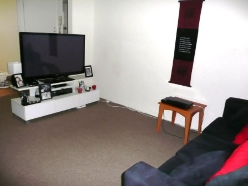 1/23 Darrambal Street, Surfers Paradise QLD 4217