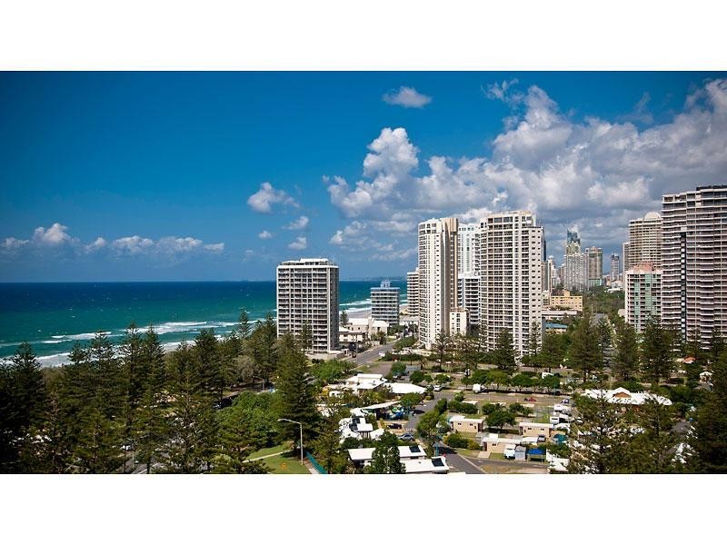 3 Cunningham Avenue, Main Beach QLD 4217