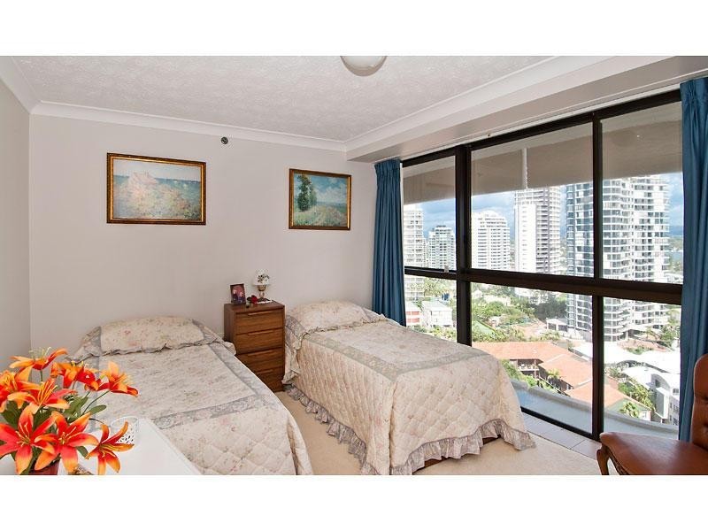 3 Cunningham Avenue, Main Beach QLD 4217