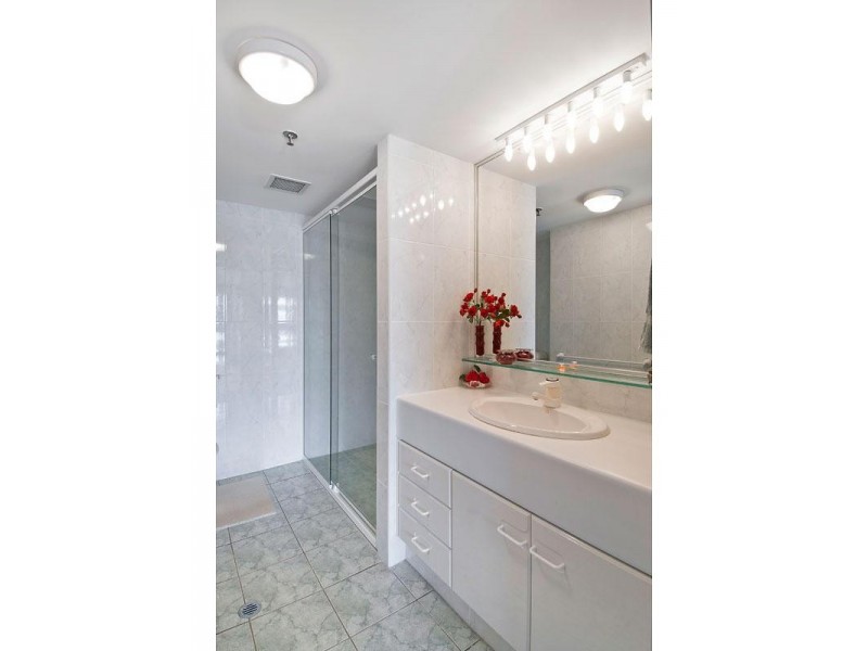 3 Cunningham Avenue, Main Beach QLD 4217