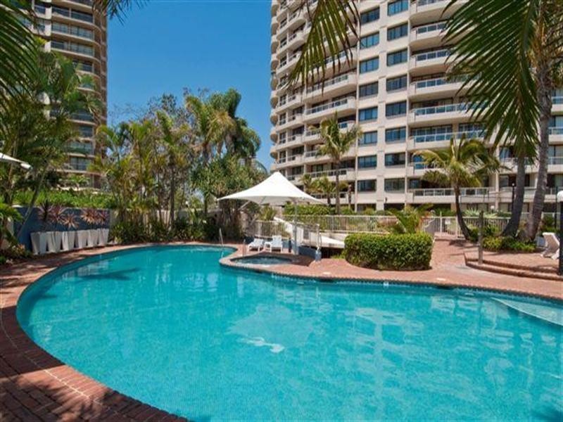 3 Cunningham Avenue, Main Beach QLD 4217