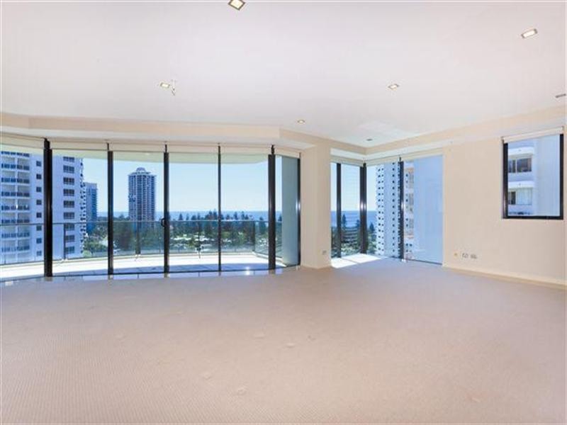 11 Peak Avenue, Main Beach QLD 4217