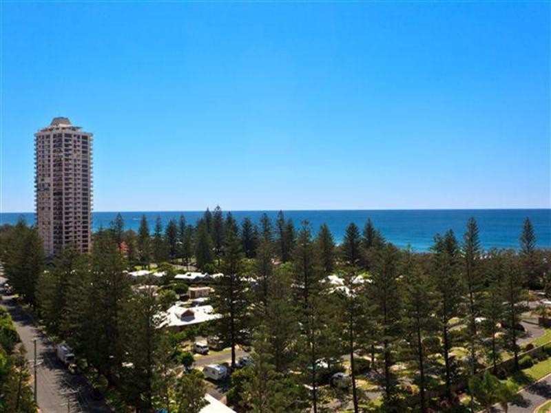 11 Peak Avenue, Main Beach QLD 4217