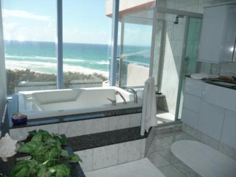 9-3456 Main Beach Parade, Main Beach QLD 4217