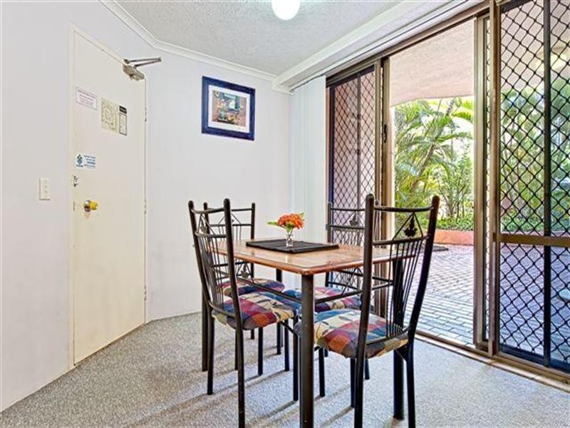 38 Enderley Avenue, Surfers Paradise QLD 4217