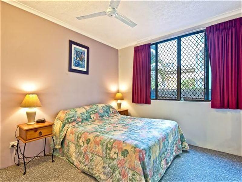 38 Enderley Avenue, Surfers Paradise QLD 4217