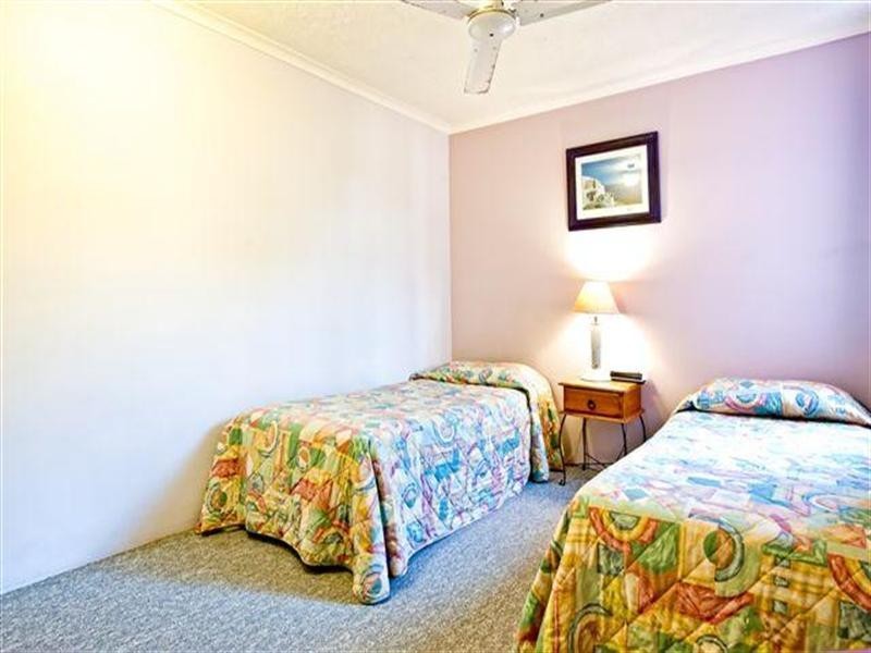 38 Enderley Avenue, Surfers Paradise QLD 4217