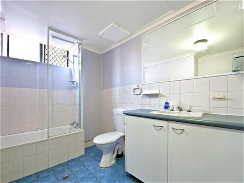 38 Enderley Avenue, Surfers Paradise QLD 4217