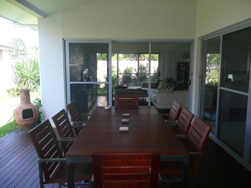 21 Galley Road, Hope Island QLD 4212