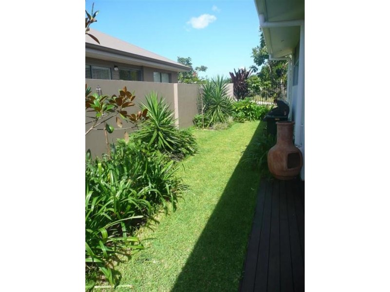 21 Galley Road, Hope Island QLD 4212